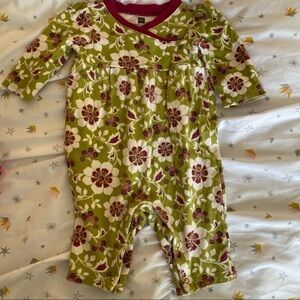 TEA COLLECTION 0-3 months baby one piece long sleeved romper snaps